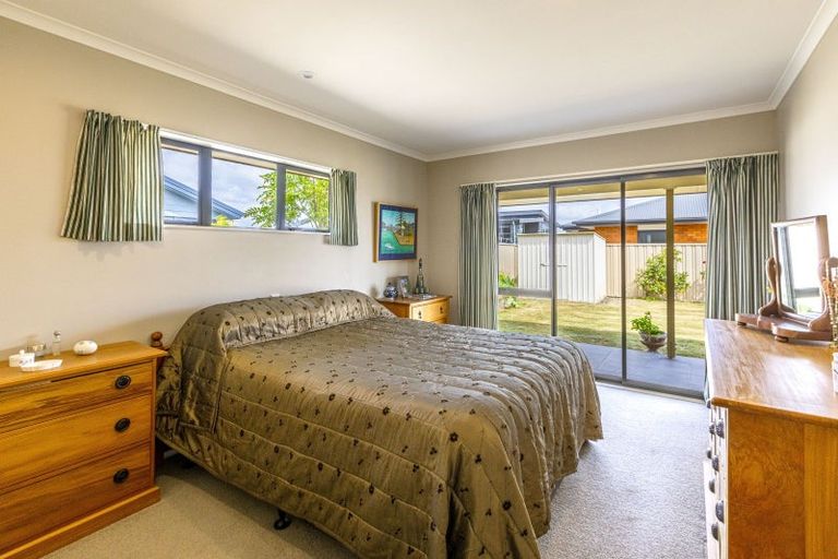 Photo of property in 24 Belgrove Place, Waipukurau, 4200