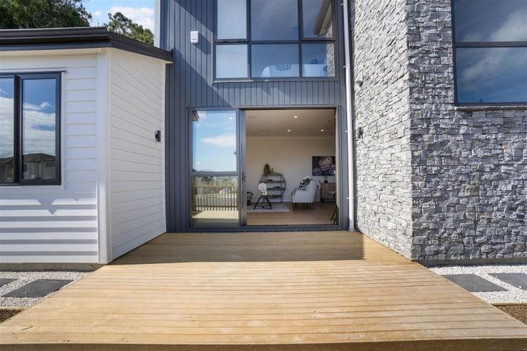 Photo of property in 42 Drumbuoy Drive, Flat Bush, Auckland, 2019