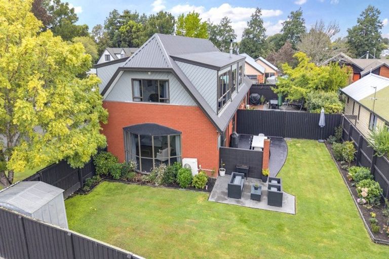 Photo of property in 10 Pyatt Place, Redwood, Christchurch, 8051