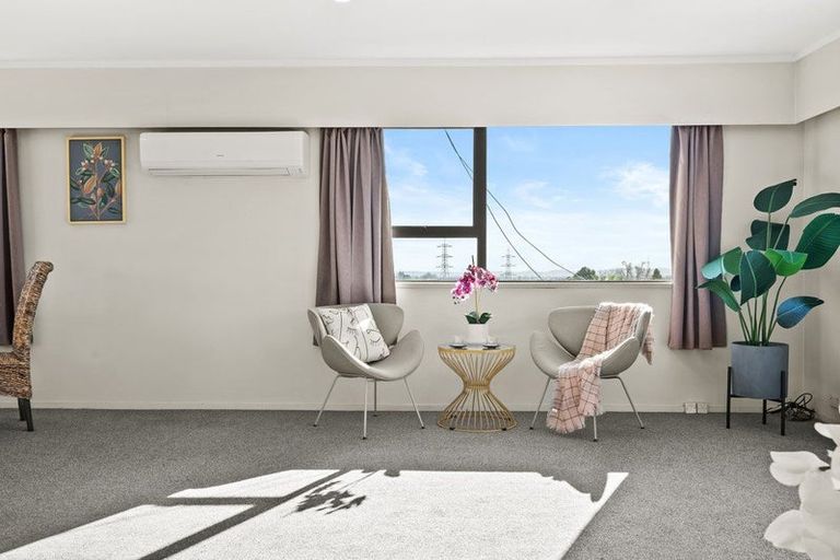 Photo of property in 2/22 Diorella Drive, Clover Park, Auckland, 2019