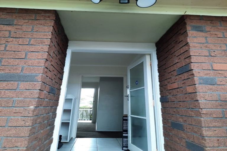 Photo of property in 4 Sabot Place, Massey, Auckland, 0614