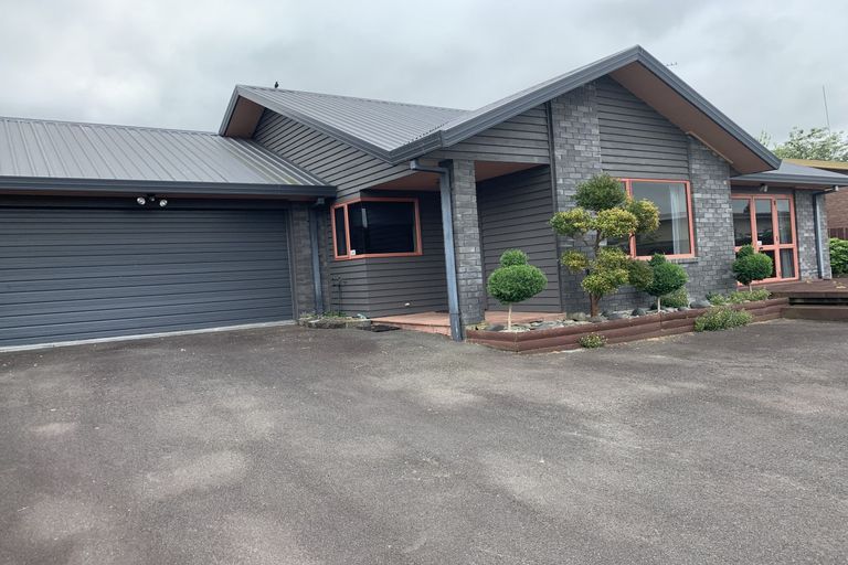 Photo of property in 990 Bank Street, Te Awamutu, 3800