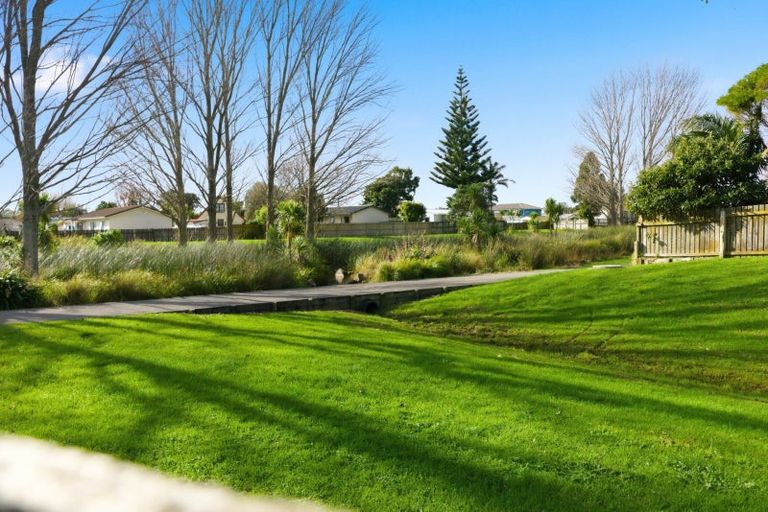 Photo of property in 13b Emery Place, Papamoa Beach, Papamoa, 3118