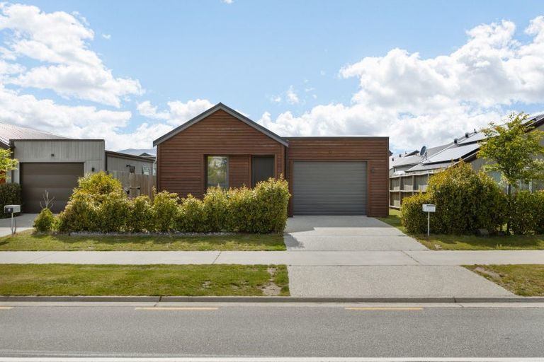 Photo of property in 4 Mount Burke Street, Wanaka, 9305