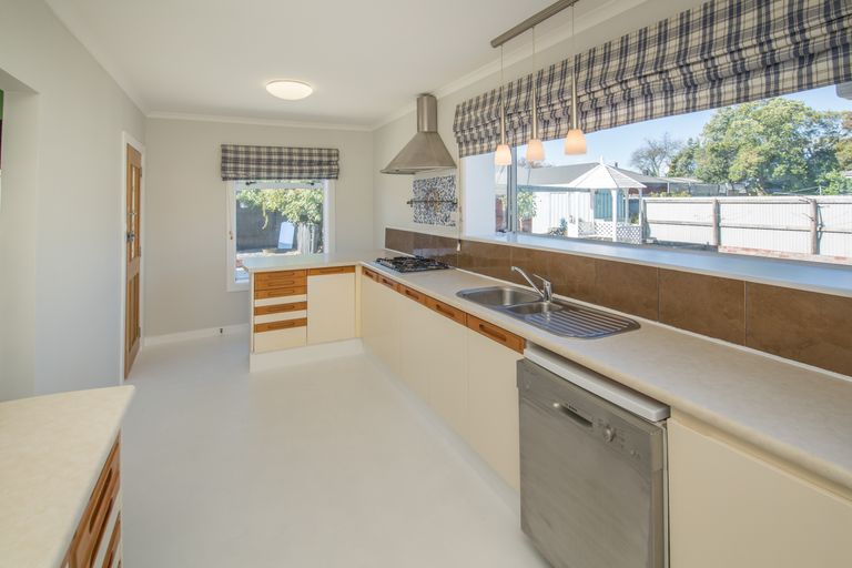 Photo of property in 306 Wainoni Road, Avondale, Christchurch, 8061