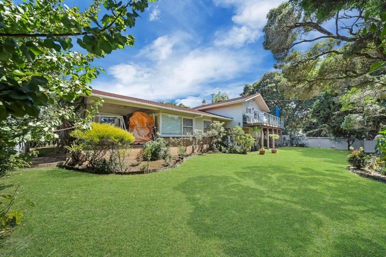 Photo of property in 2 Tudward Glade, Hillcrest, Auckland, 0627