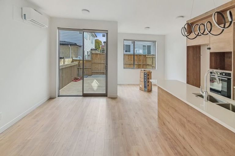 Photo of property in 61b Kervil Avenue, Te Atatu Peninsula, Auckland, 0610