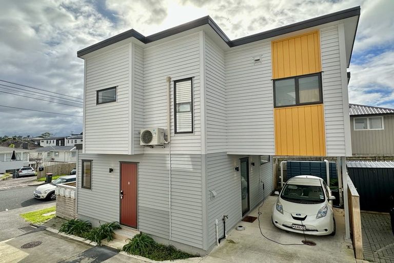 Photo of property in 1/4 Edgerton Road, Te Atatu Peninsula, Auckland, 0610