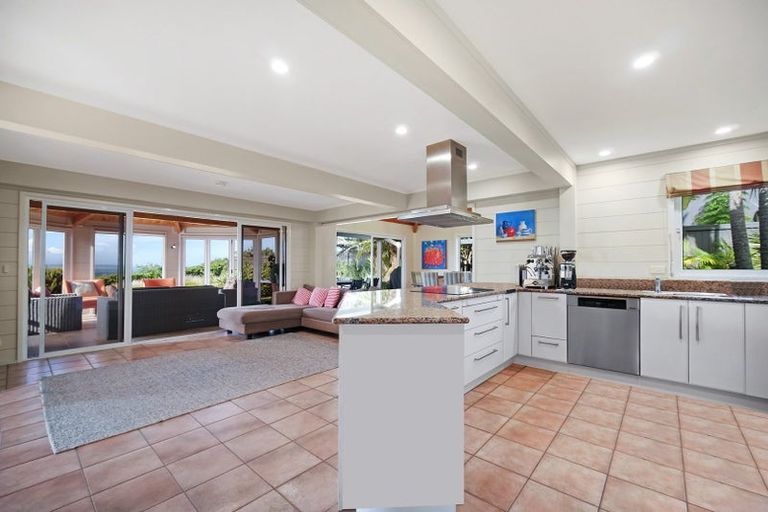 Photo of property in 13 Gilberd Place, Torbay, Auckland, 0630