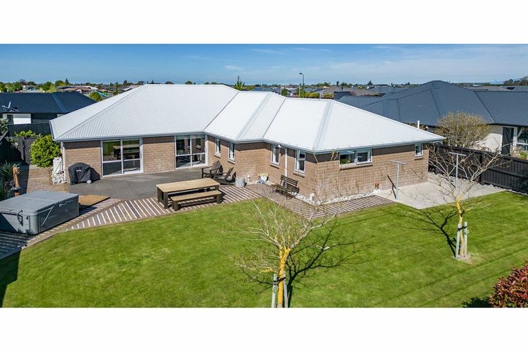Photo of property in 25 Lancewood Way, Rangiora, 7400