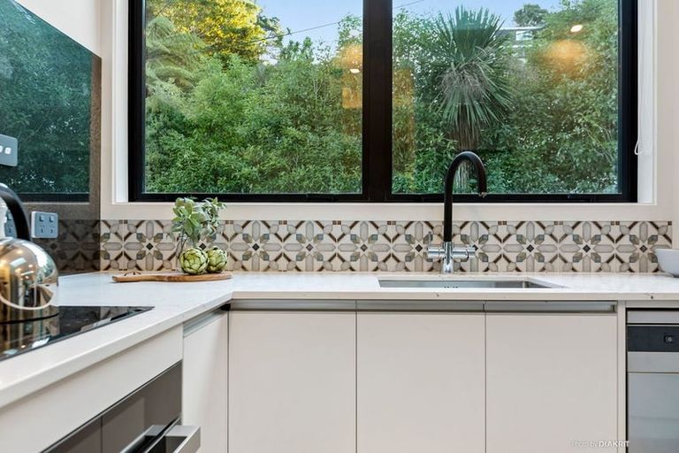 Photo of property in 10b Crieff Street, Northland, Wellington, 6012