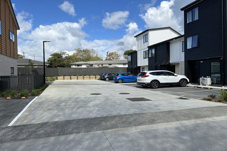 Photo of property in 11 Whati Lane, Henderson, Auckland, 0612