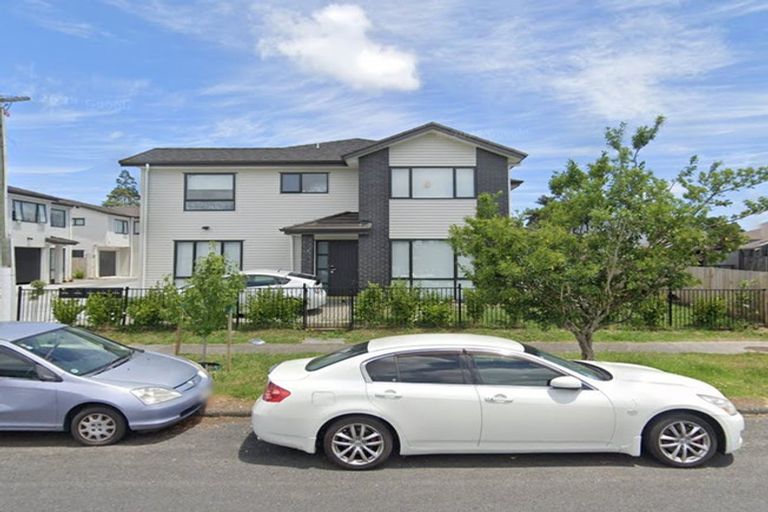 Photo of property in 1 Hanga Place, Papatoetoe, 2024