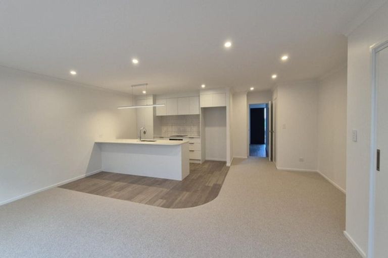 Photo of property in 27 Atutahi Lane, Papamoa, 3118