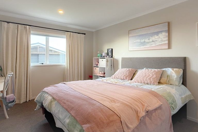 Photo of property in 15 Boardwalk Rise, Long Bay, Auckland, 0630