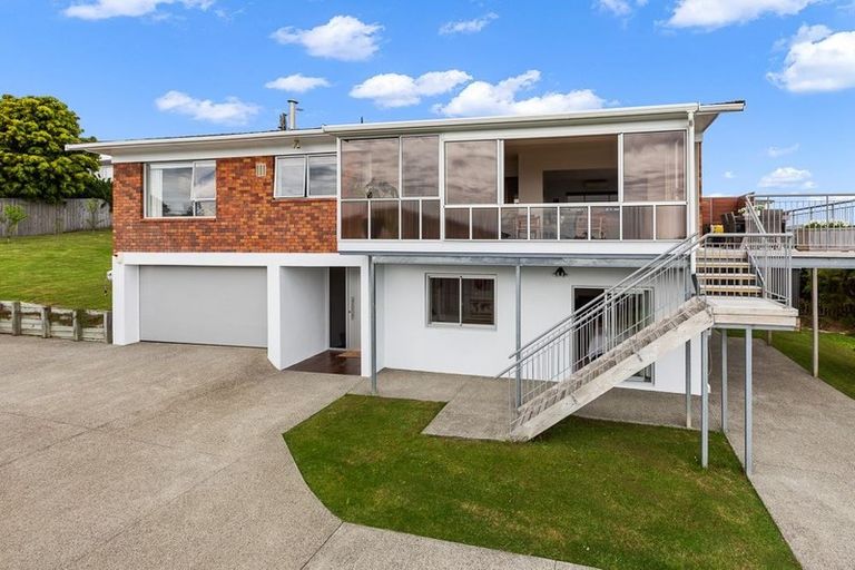 Photo of property in 8a Newhaven Terrace, Mairangi Bay, Auckland, 0630