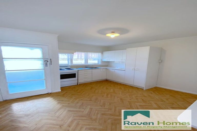 Photo of property in 3/134 Onewa Road, Northcote, Auckland, 0627