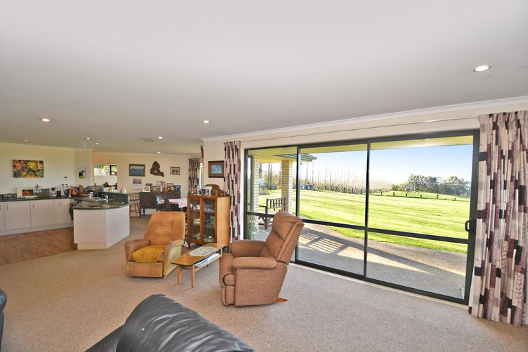 Photo of property in 210 Staniforth Road, Kaiwaka, Wellsford, 0975