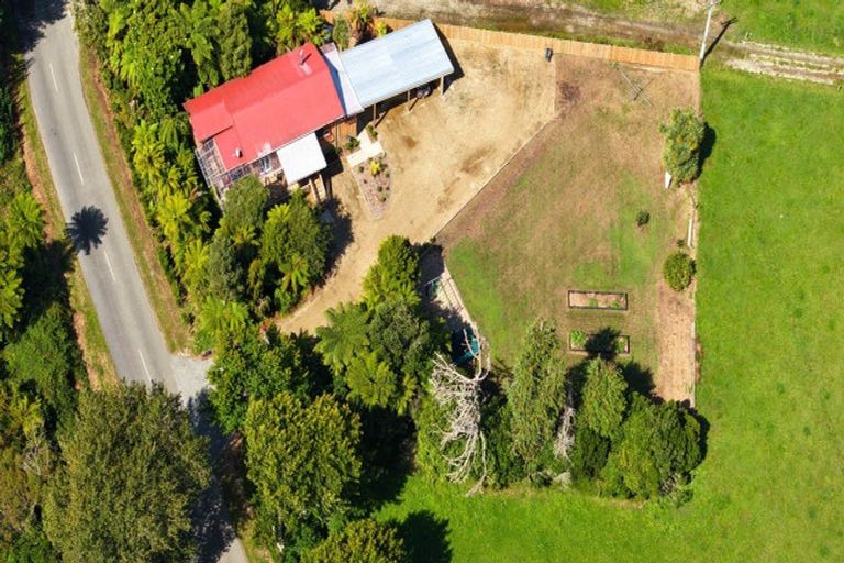 Photo of property in 240 Arapito Road, Karamea, 7893