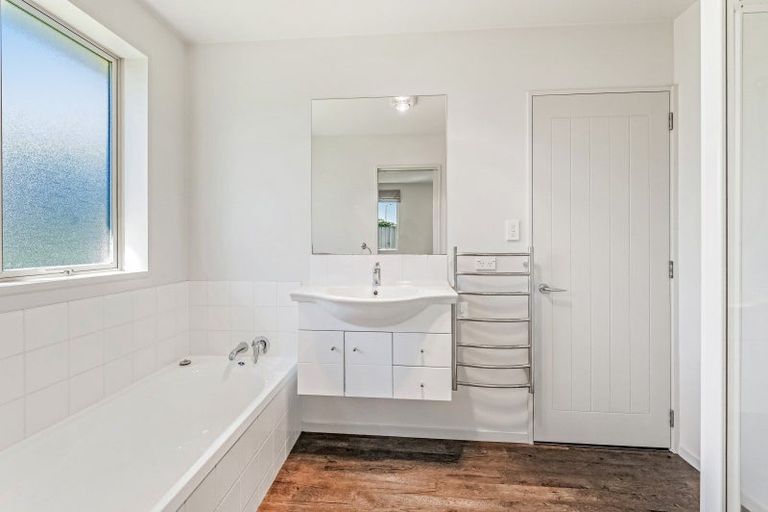 Photo of property in 26a Markham Way, Rolleston, 7614