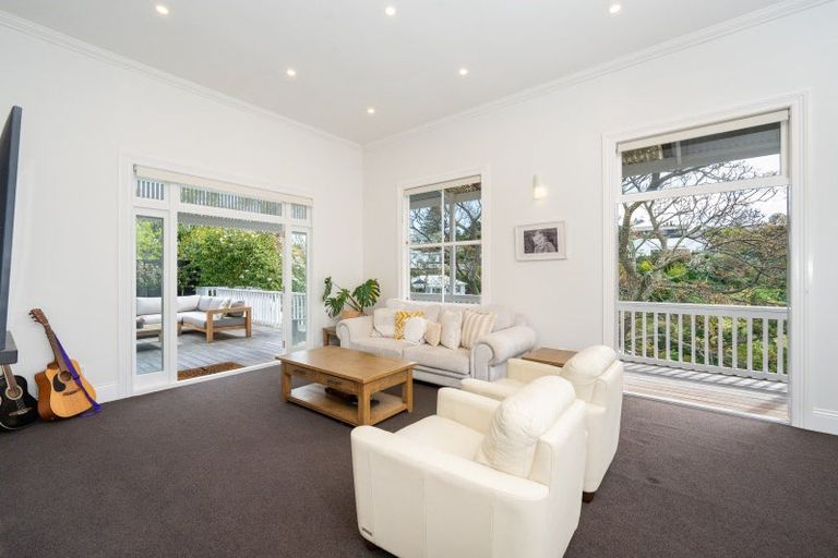 Photo of property in 12 Hadfield Terrace, Bluff Hill, Napier, 4110