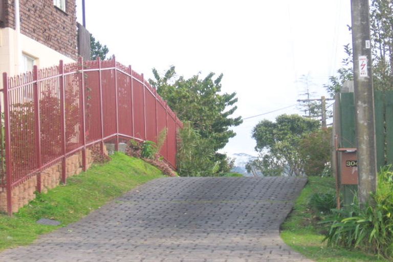 Photo of property in 304 Don Buck Road, Massey, Auckland, 0614