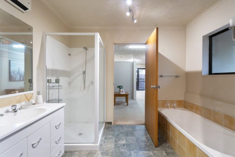 Photo of property in 144 Victoria Avenue, Hokowhitu, Palmerston North, 4410