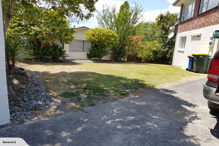Photo of property in 22 Hartley Terrace, Massey, Auckland, 0614