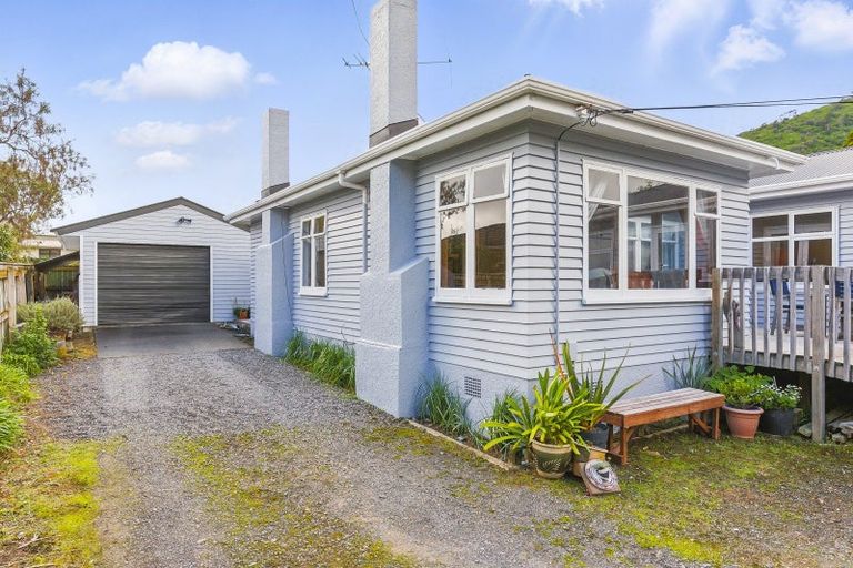 Photo of property in 31 Elizabeth Street, Waikanae, 5036