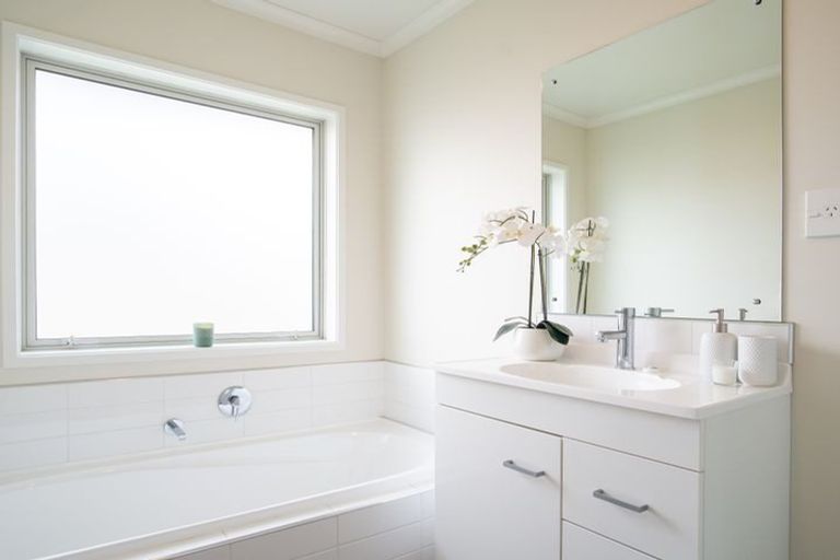 Photo of property in 21 Faringdon Boulevard, Rolleston, 7615