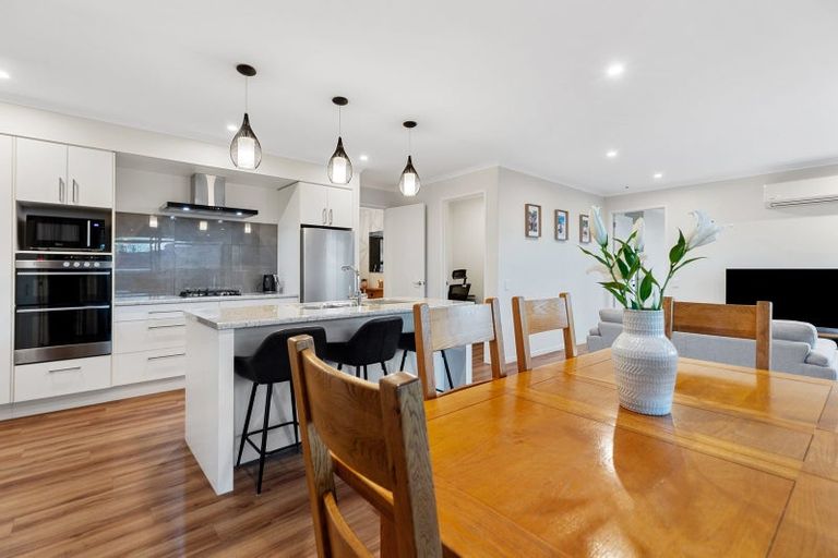 Photo of property in 6 Damien Place, Ohauiti, Tauranga, 3112