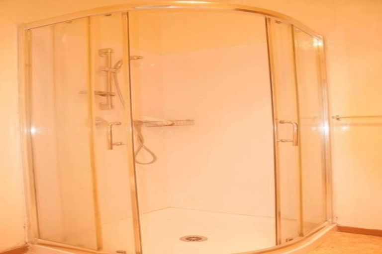 Photo of property in 42 Fruitvale Road, New Lynn, Auckland, 0600