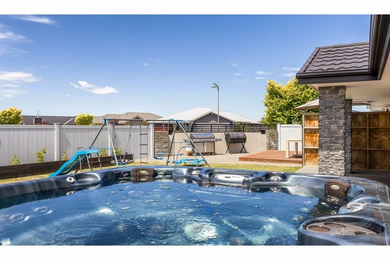 Photo of property in 15 Foxton Drive, Kaiapoi, 7630