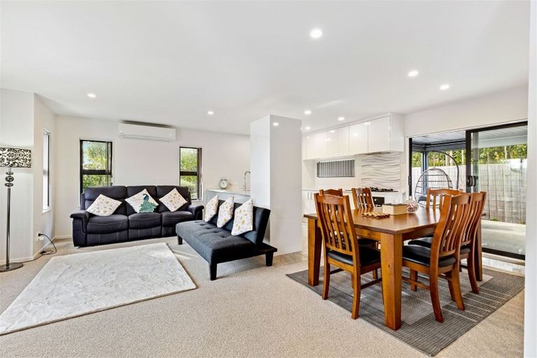 Photo of property in 206c Henderson Valley Road, Henderson, Auckland, 0612