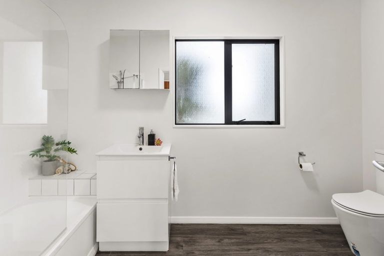 Photo of property in 6 Carlisle Street, Island Bay, Wellington, 6023