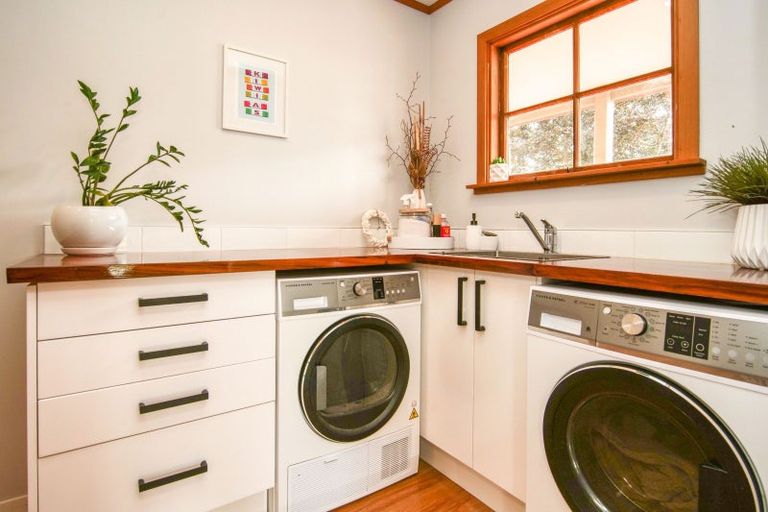 Photo of property in 6 Romilly Street, Westport, 7825