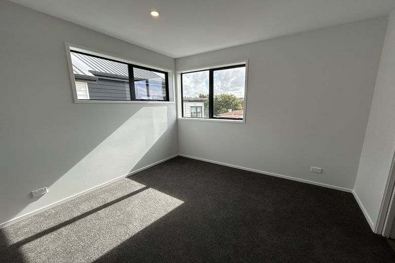 Photo of property in 20 Whati Lane, Henderson, Auckland, 0612