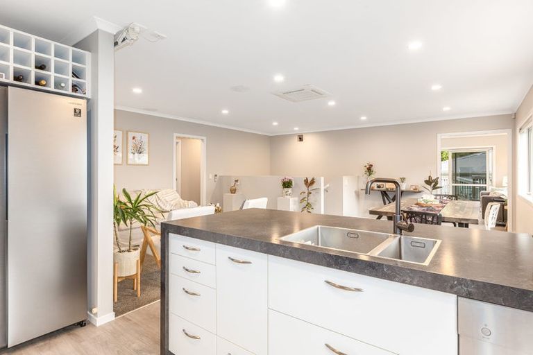 Photo of property in 136 Navigation Drive, Whitby, Porirua, 5024