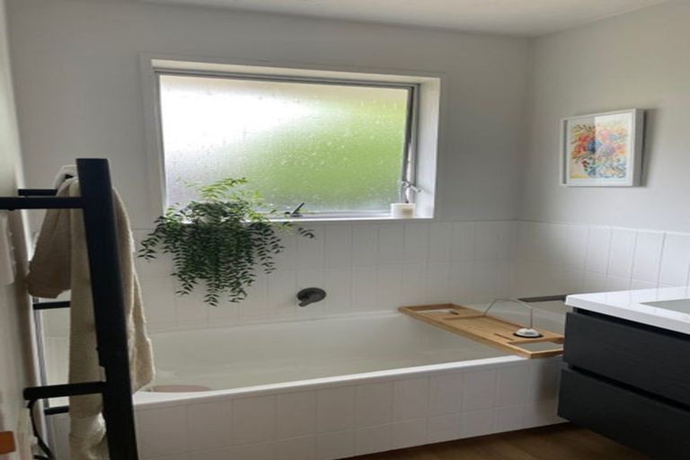 Photo of property in 4 Whitfield Street, Sumner, Christchurch, 8081