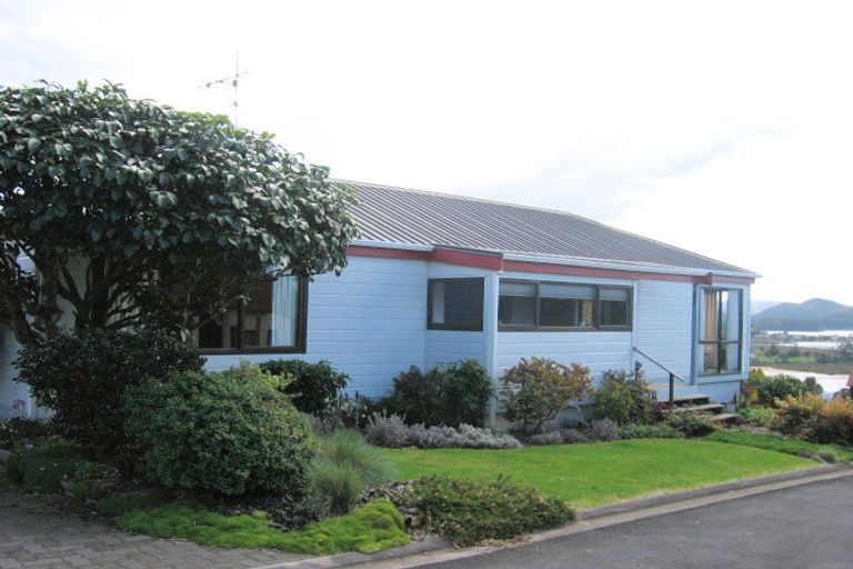 Photo of property in 136 Tirohanga Drive, Whangamata, 3620