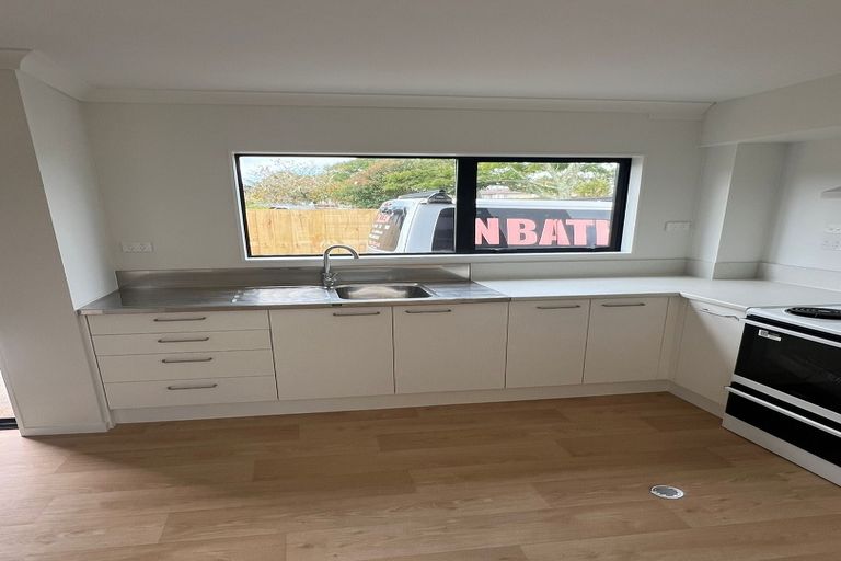 Photo of property in 2 Adel Place, Weymouth, Auckland, 2103
