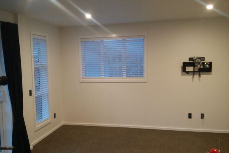 Photo of property in 104b Glanmire Road, Newlands, Wellington, 6037