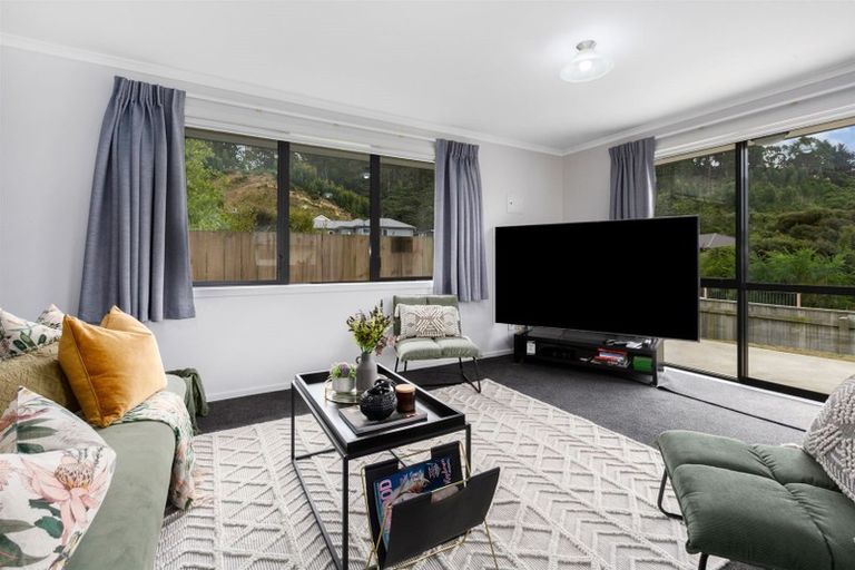 Photo of property in 8 Hull Place, Whitby, Porirua, 5024