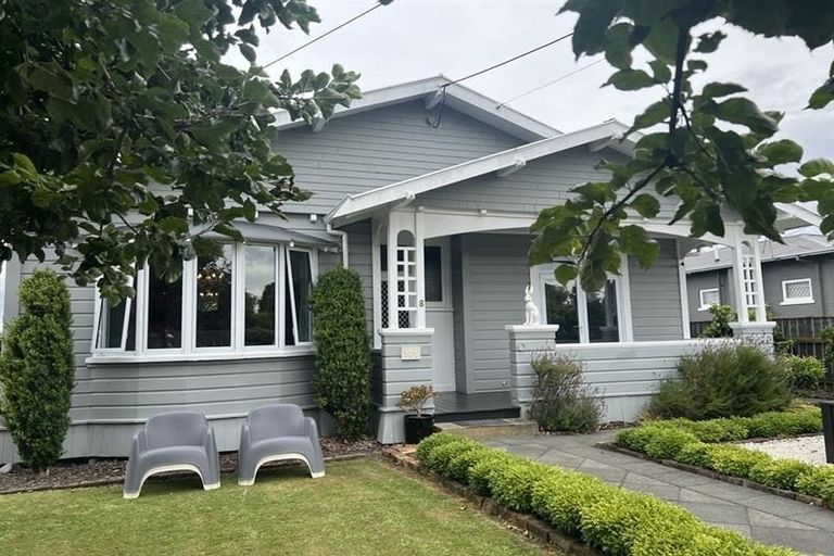 Photo of property in 8 Lyon Street, Marton, 4710