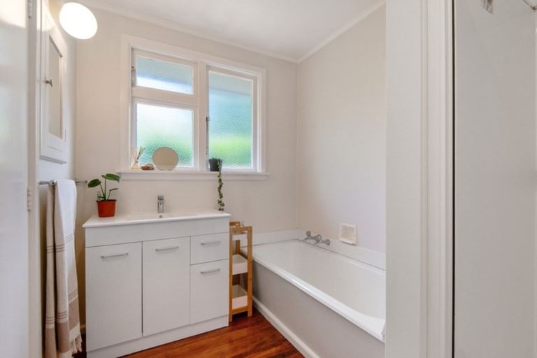 Photo of property in 14 Yardley Street, Avonhead, Christchurch, 8042
