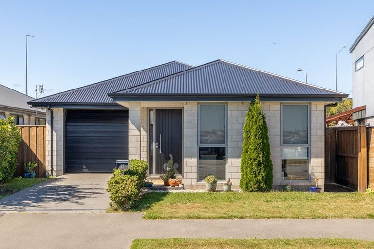 Photo of property in 27 George Square West, Wigram, Christchurch, 8025