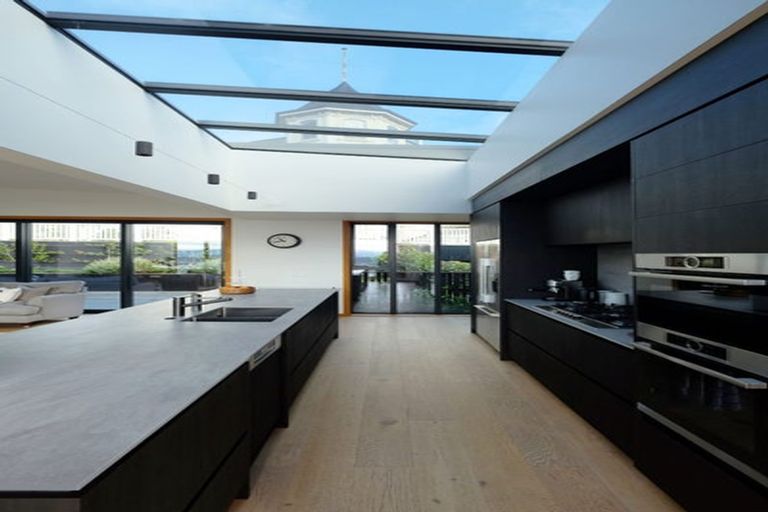 Photo of property in 61 Karepa Street, Brooklyn, Wellington, 6021