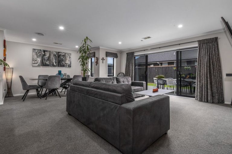 Photo of property in 118 John Burke Drive, Aotea, Porirua, 5024