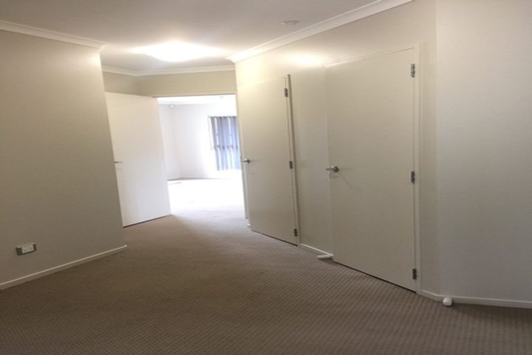 Photo of property in 19 Kokako Rise, Papakura, 2110