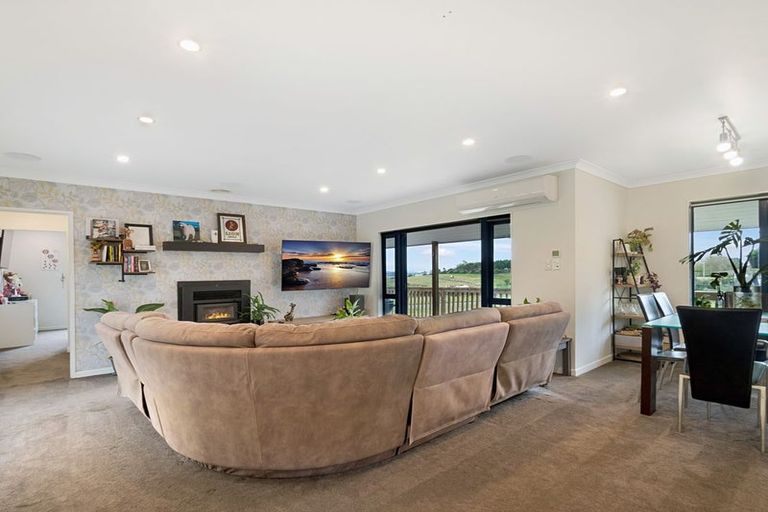Photo of property in 141 Mangakura Road, Helensville, 0875